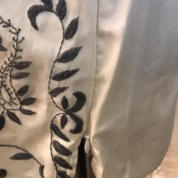 Robert Graham Large Beige & Grey